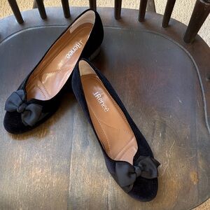 J.Renee Women's Elegant Black Velvet Flats